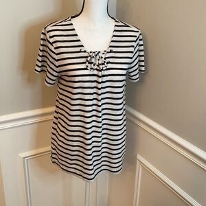 Old Navy striped t-shirt size medium V neck with ties boho tee